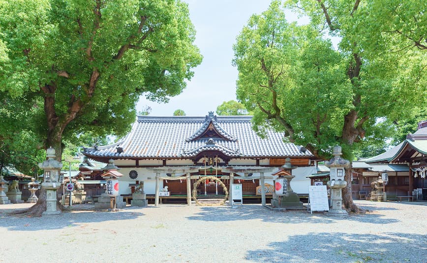 泉穴師神社