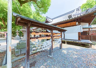 絵馬掛け・おみくじ掛け